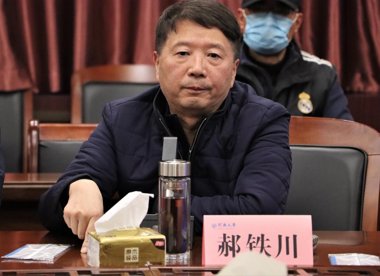 说明: 教职工14郝经理 说明: 教职工14郝经理